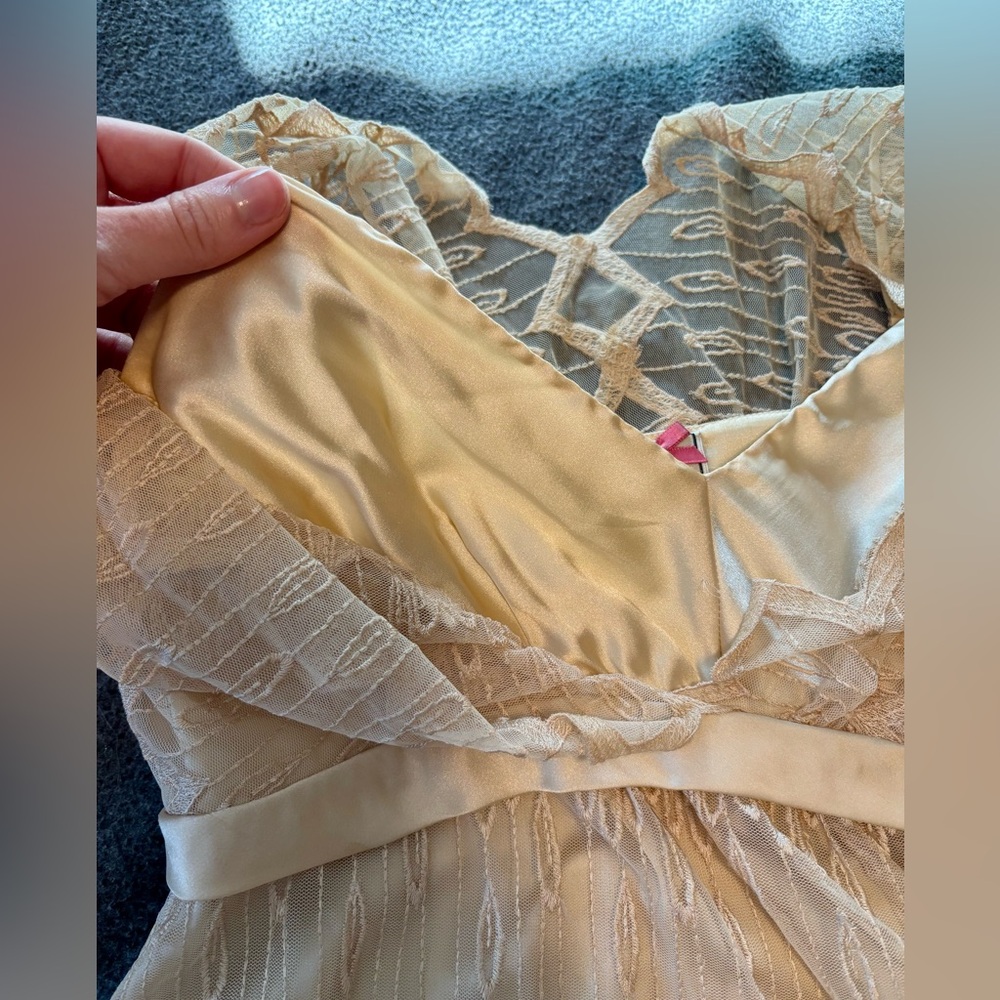 Yoana Baraschi cream lace mini dress - Picture 3 of 6